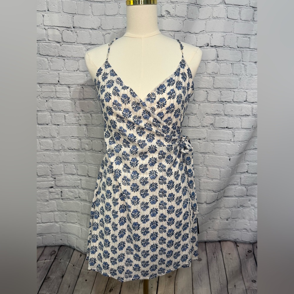 Lulu's Blue and White Floral Midi Wrap Dress NWT size Small
